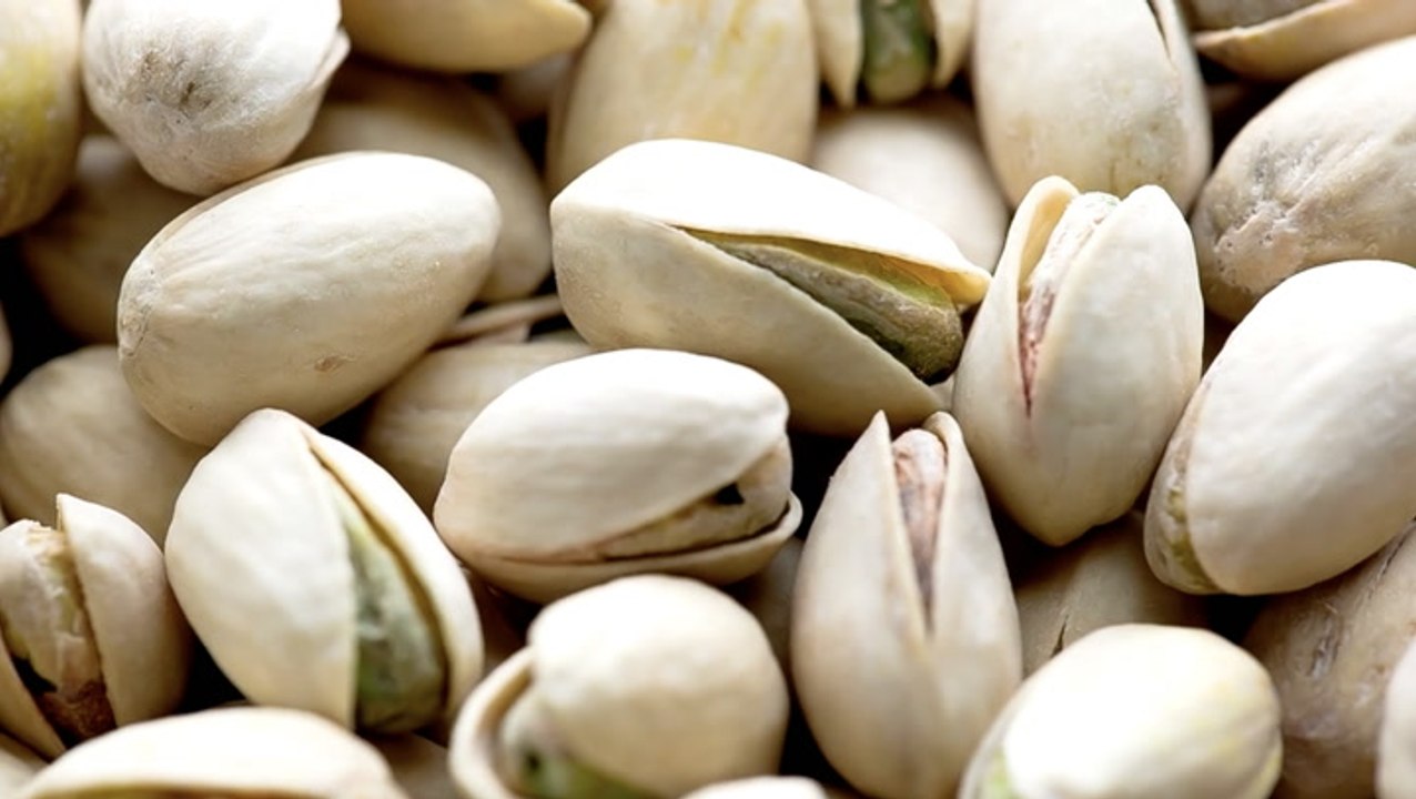 The 7 Best Foods Naturally High in Melatonin, Recommended by Dietitians