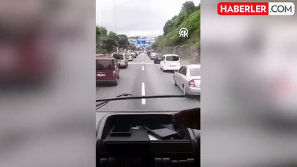 Sağlık Bakanı Koca, itfaiye aracına fermuar yöntemiyle yol verilmesini paylaştı