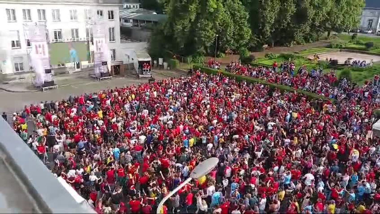 Premier match des Diables rouges à la place Reine Astrid à Tournai
