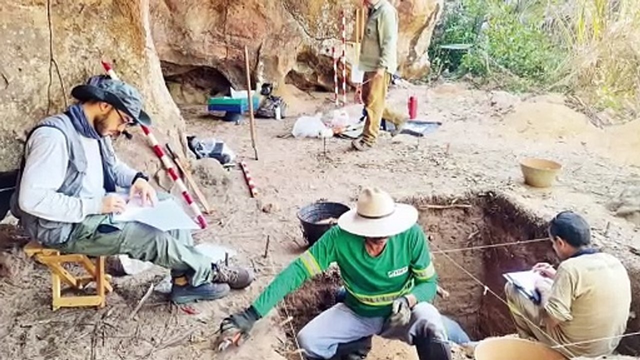 Esqueleto de adolescente encontrado no Brasil
