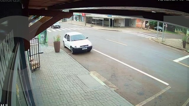 Internauta pede ajuda para encontrar veículo Gol que bateu em Argo na Rua Xavantes