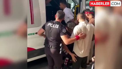 Avcılar'da metrobüs durağında 25 kaçak göçmen yakalandı