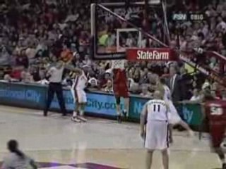Lebron James' Provocative Jam on the Fastbreak (4.13.08)