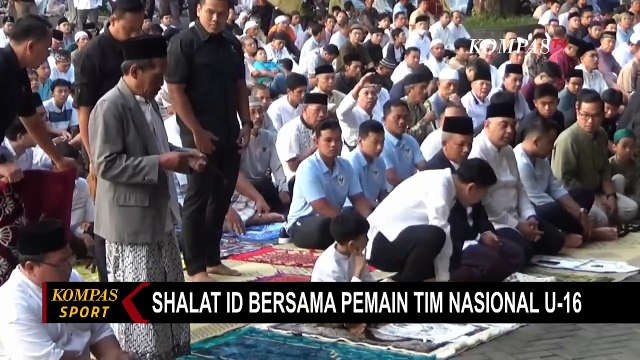 Timnas U-16 Salat Iduladha bersama Wapres Terpilih, Gibran Rakabuming Rka di Balai Kota Solo