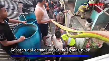 Diduga karena Kebocoran Gas, 4 Rumah Kontrakan di Ciracas Terbakar
