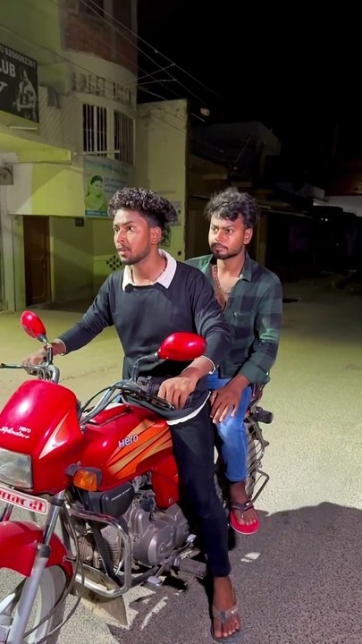 रास्ते में भूत  #funny #realfools #vikramcomedyvideo #vikramfunnyvideo #bhoot