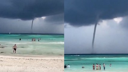 Tromba marina es captada en las playas de Quintana Roo