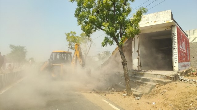 जयपुर: एशिया की सबसे बड़ी कॉलोनी में ताश के पत्तों की तरह ढह गईं इमारतें, वीडियो में देखें खौफनाक मंजर