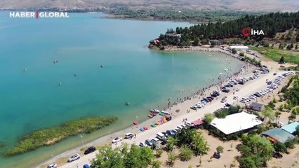 Hazar Gölü'ndeki plajlar ilgi odağı oldu "İzmir'i aratmıyor"
