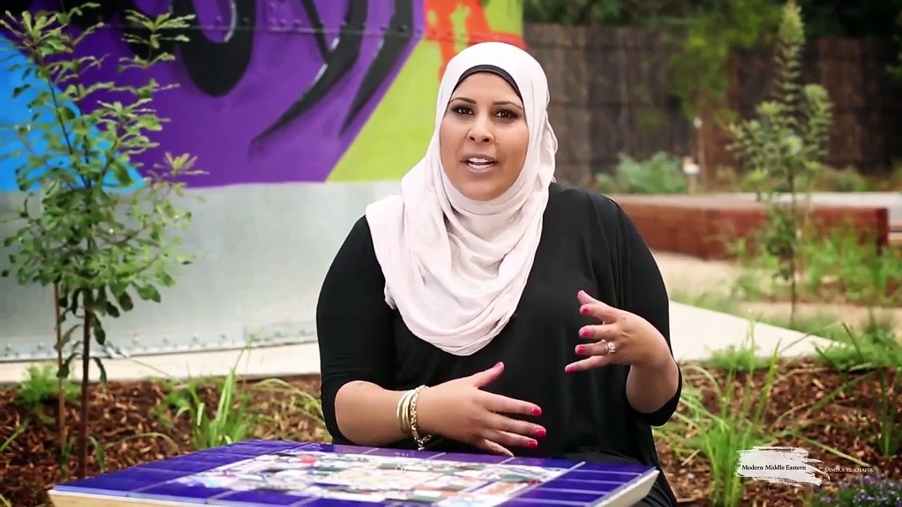 Cooking with Samira Elkhafir ARABIC.           سمكه السلمون مع سلطه الفريك