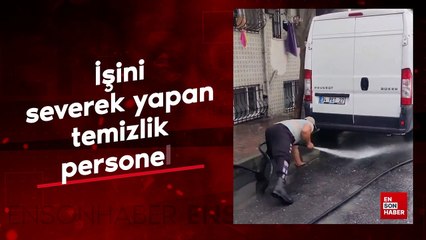 İşini severek yapan temizlik personeli