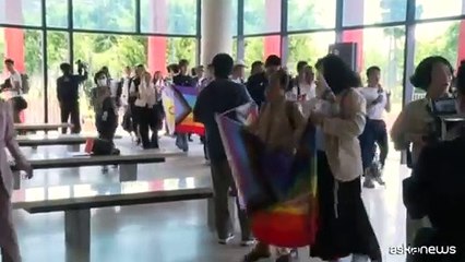 In Thailandia voto storico, adottata dal Senato la legge sulle nozze gay