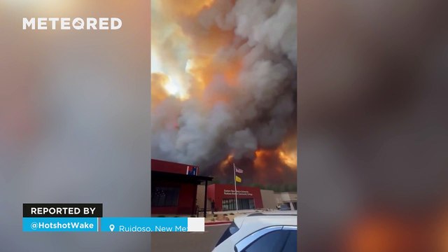 Powerful wildfires cause total evacuation of Ruidoso, New Mexico.