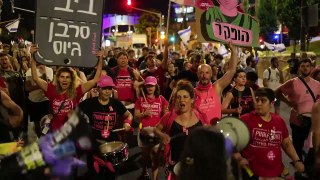 Thousands of Israelis turn out for anti-government protest