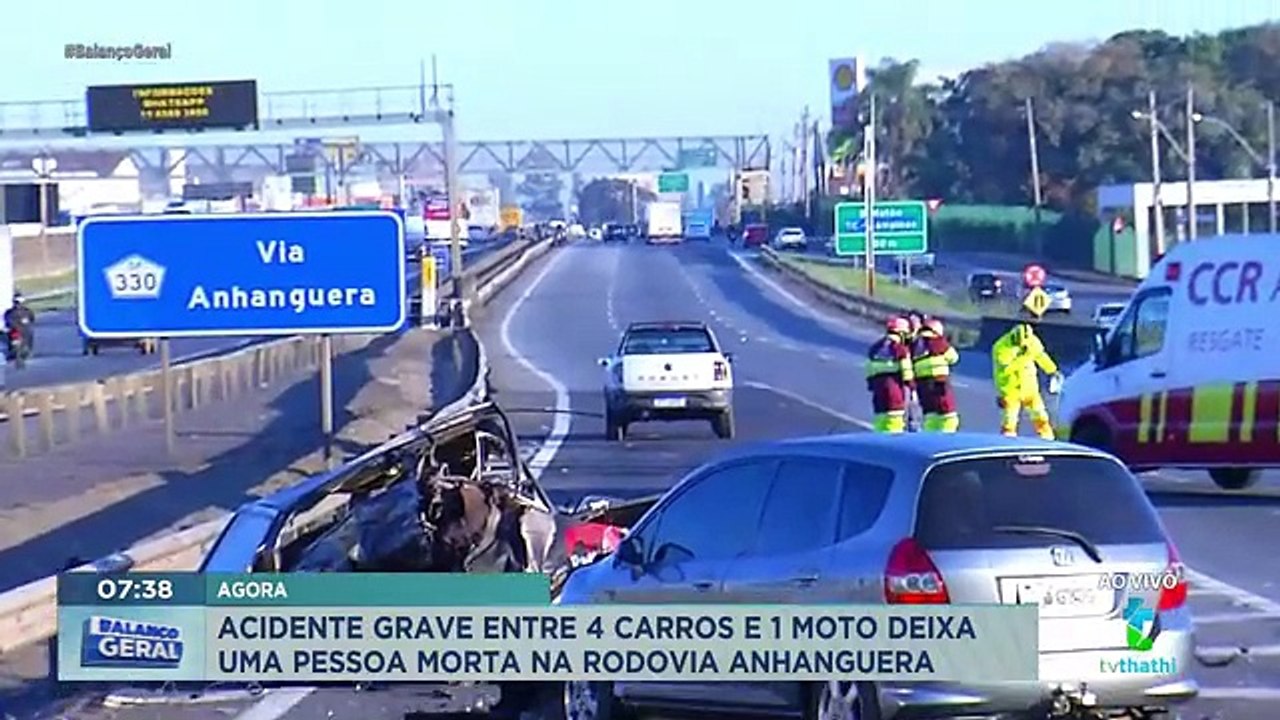 Acidente grave entre quatro carros e uma moto deixa uma pessoa morta na Rodovia Anhanguera