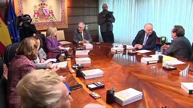 El TC rechaza suspender de forma cautelar el voto delegado de Puigdemont en el Parlament