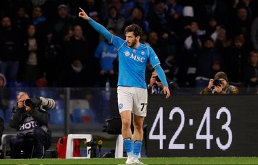 نابولي يسعى لإقناع كفاراتسخيليا بالبقاء