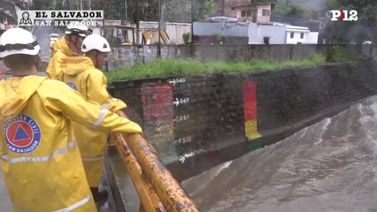 El Salvador en alerta roja por fuertes lluvias e inundaciones