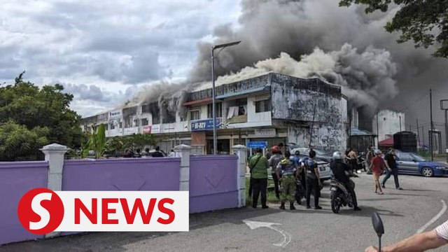 Fire destroys six shops in Kuantan