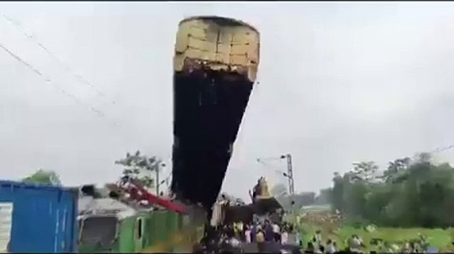 Brutal accidente de tren: El choque dejó 15 personas muertas y 60 heridos