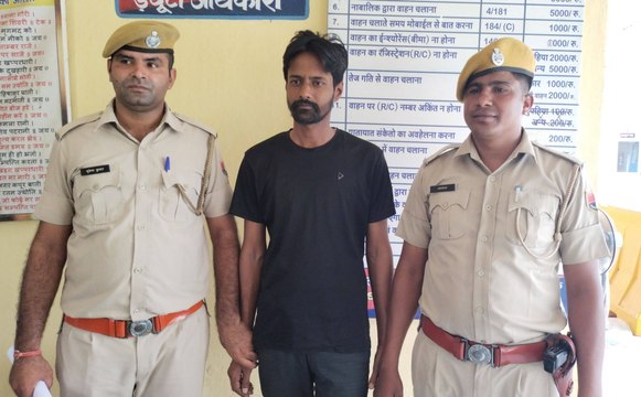 कोतवाली थाना पुलिस ने एक पिस्टल और चार कारतूस जब्त कर एक आरोपी को किया गिरफ्तार