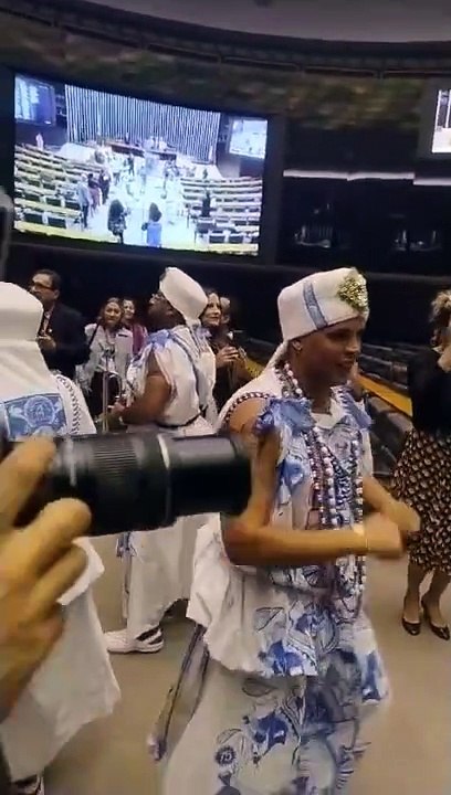 Sessão na Câmara em homenagem ao Filhos de Gandhy é regada a música, dança e exaltação ao Afoxé