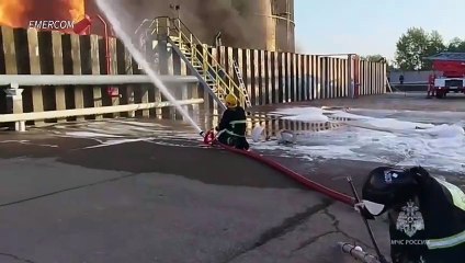 Incêndio em refinaria de petróleo na Rússia após ataque com drones