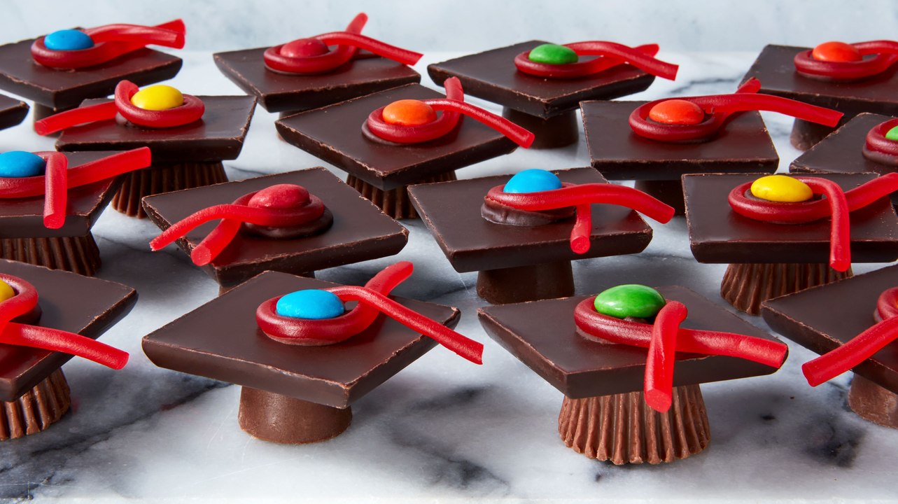 Chocolate Graduation Caps Need To Be Part Of Your Grad's Party Spread