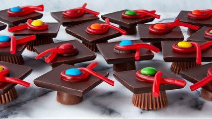 Chocolate Graduation Caps Need To Be Part Of Your Grad's Party Spread