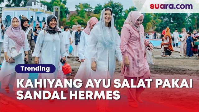 Kahiyang Ayu Salat Idul Adha Pakai Sandal Hermes, Harganya Setara 4 Kambing