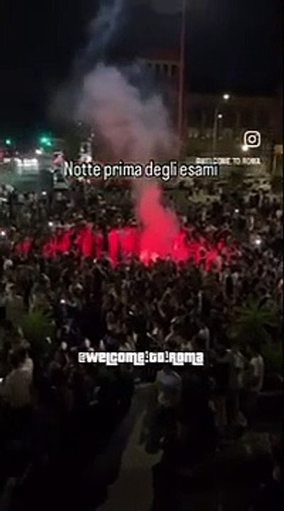 Maturità 2024 a Roma, la festa degli studenti a piazza Sempione per la notte prima degli esami