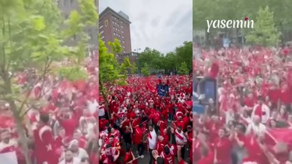 Milli takımın futbol elçisi Yağmur Tanrısevsin taraftara maç öncesi üçlü çektirdi!