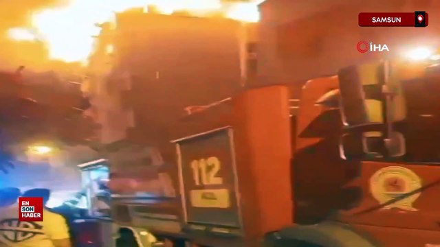 Samsun'da 5 katlı apartmanın çatı katı alev alev yandı