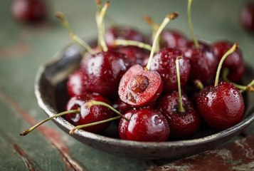 Cette astuce de grand-mère permet d’ôter les vers des cerises sans effort