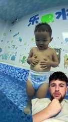 Et moi qui arrive pas à garder les yeux ouvert sous l’eau