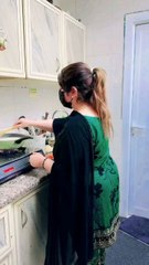 bs jhuka h ye sar or kia mangna