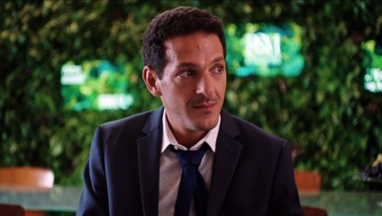 Una verdad a medias - Tráiler español