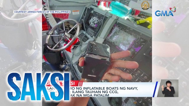 Pinsalang tinamo ng inflatable boats ng Navy, ipinakita ng AFP; ilang tauhan ng CCG, kitang may hawak na mga patalim | Saksi