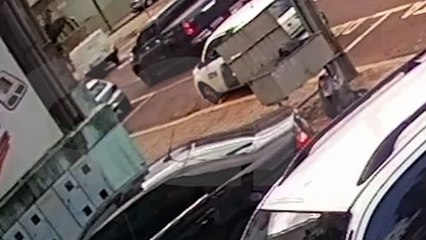 Acidente em Cadeia Após Parada por Pedestre 🚗⚠️