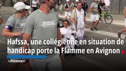 Hafssa, une collégienne en situation de handicap, porte la Flamme Olympique à Avignon 🏅