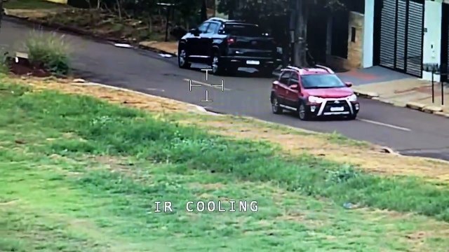 Imagens aéreas mostram momento em que Falcão 13 localiza Etios carregado com cigarros ilícitos
