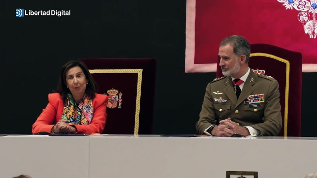 Emotivo agradecimiento de Margarita Robles al rey Felipe VI