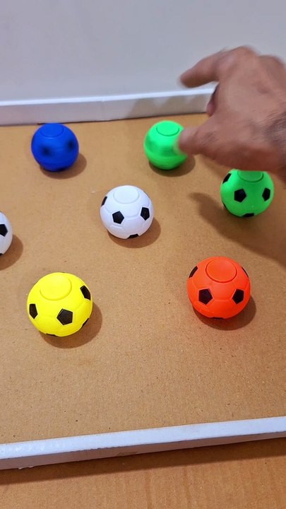 Soccer Fidget Spinners Balls for Kids, Football Stress Balls Fidget Toy for Teens Adults, Soccer Party Favor Goodie Bag Stuffer Classroom Prizes Rotatable Finger Small Balls Gift for Birthday