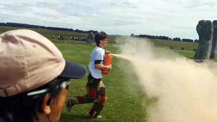 Dois ecologistas são presos após pichação em Stonehenge