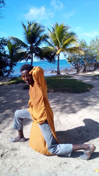 Santé et bien être :  exercice d étirements et de préparation physique.