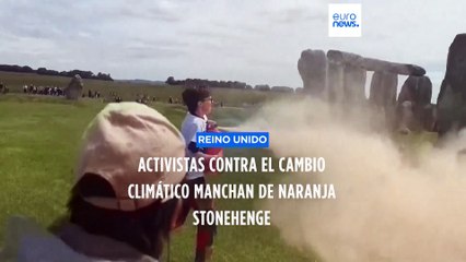 Vídeo: Un grupo de activistas vandaliza el histórico Stonehenge con una sustancia naranja