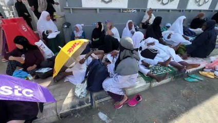 Pelo menos 900 muçulmanos morrem durante o Hajj, a maioria vítima de calor
