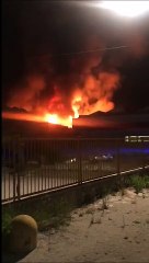 Pauroso incendio ad Ancona: il video