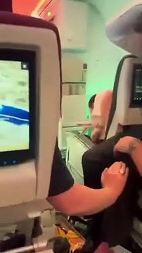 Plus de peur que de mal … Images de la cabine du #Boeing 787-9 #Dreamliner (A7-BHM) de #Qatar #Airways après une zone de #turbulences. Bilan : six #passagers #blessés ainsi que six membres d’équipage du vol #QR017 de #Doha (#DOH) à #Dublin (#DUB)