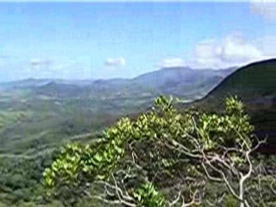 Tour d'horizon au Mont-Koghi